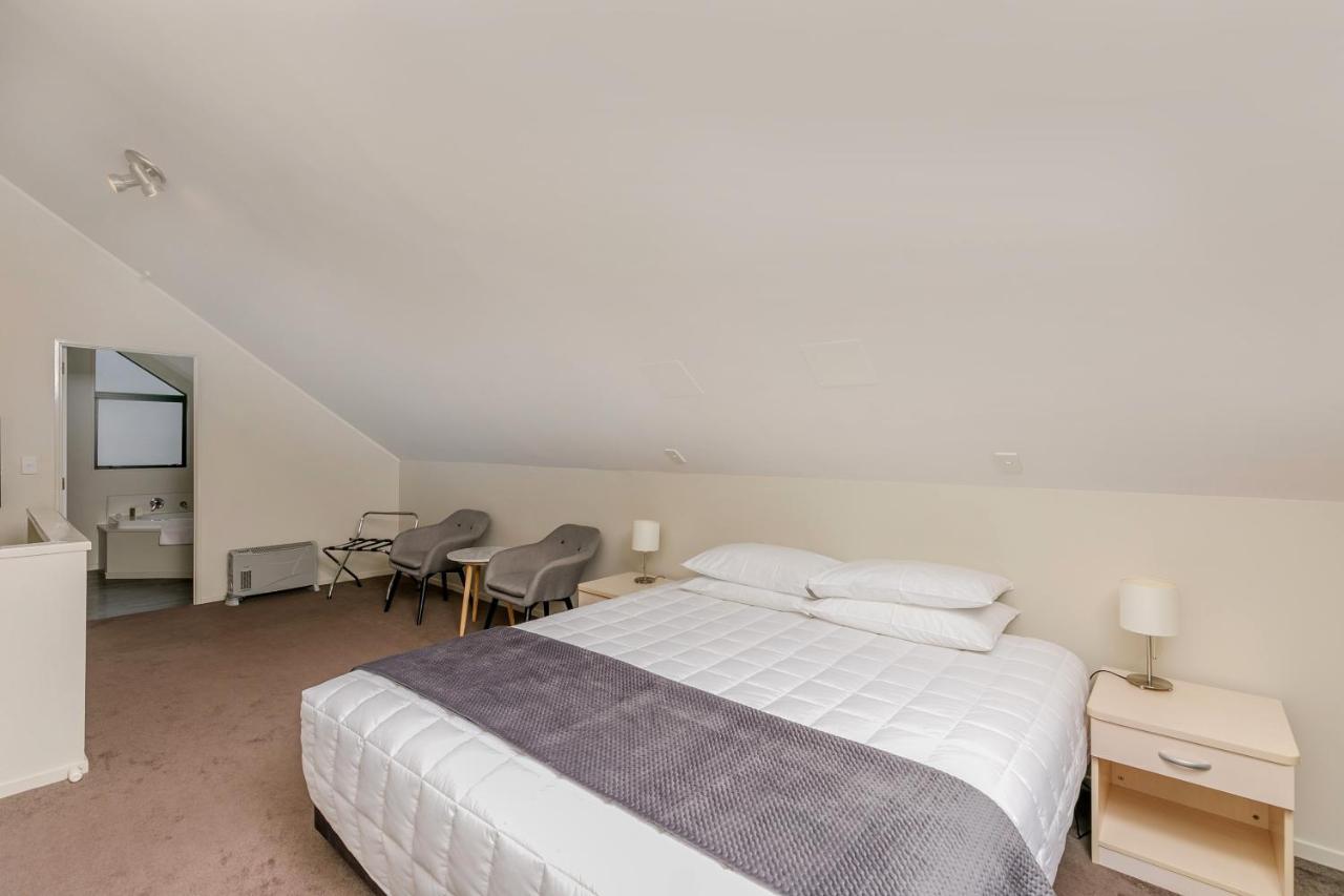 Le Chalet Suisse Motel Таупо Номер фото